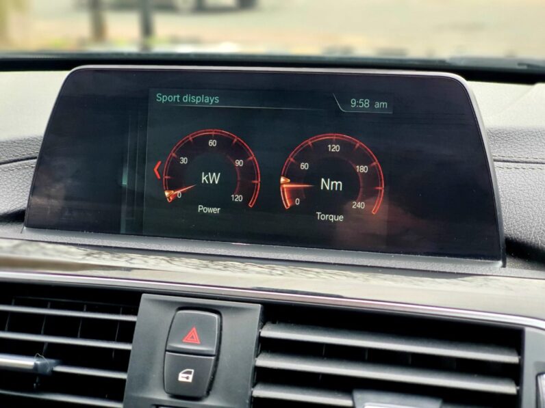 BMW 318i Sport Touring