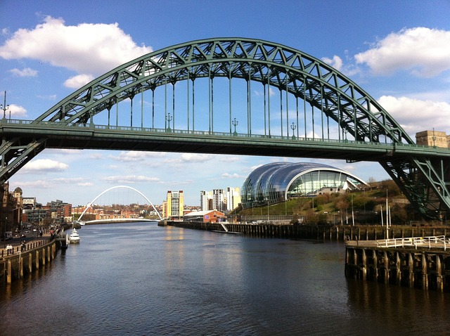 image of bridge over the Tyne in Newcastle