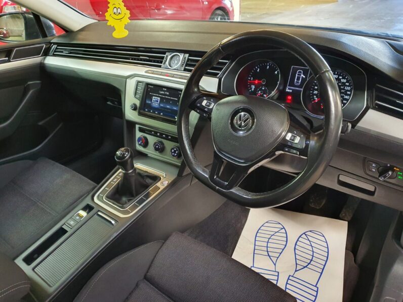 VOLKSWAGEN PASSAT SE BUSINESS