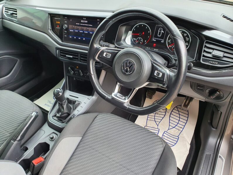 VOLKSWAGEN POLO R-LINE
