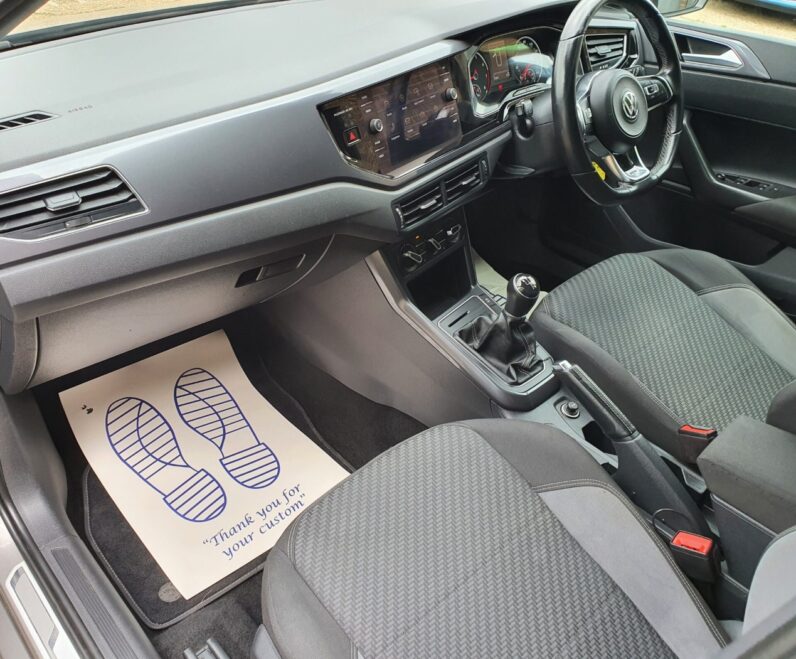 VOLKSWAGEN POLO R-LINE