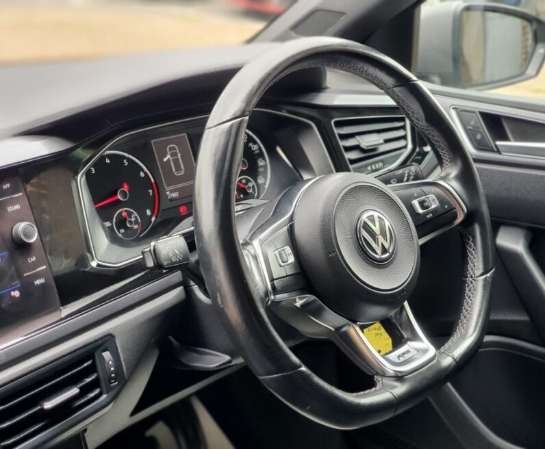 VOLKSWAGEN POLO R-LINE