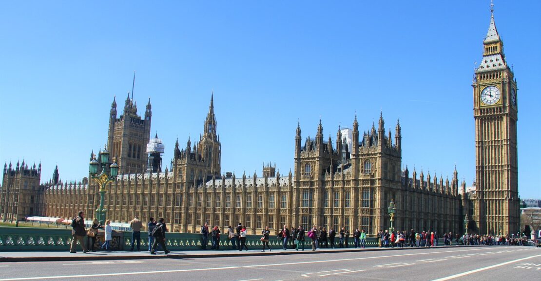 image of houses of parliament in london
