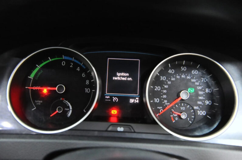 VOLKSWAGEN E-GOLF