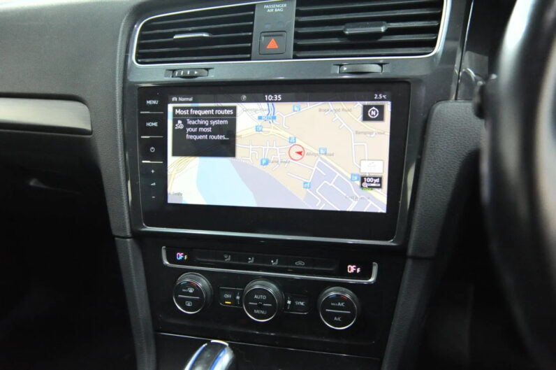 VOLKSWAGEN E-GOLF