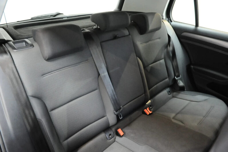 VOLKSWAGEN E-GOLF