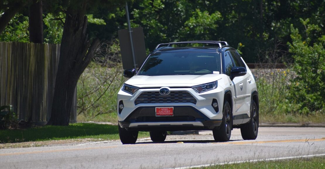 hybrid rav 4 car