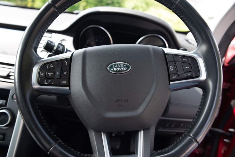 LAND ROVER DISCOVERY SPORT TD4 SE TECH