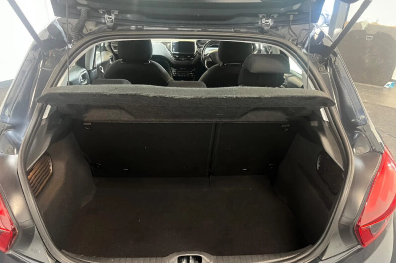 PEUGEOT 208 S/S TECH EDITION
