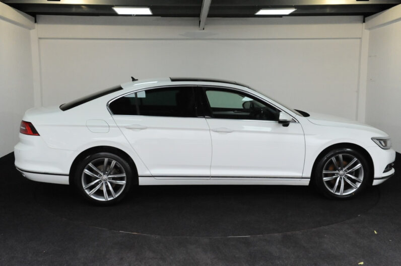 VOLKSWAGEN PASSAT GT TSI EVO DESG