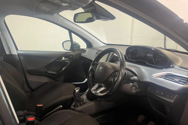 PEUGEOT 208 S/S TECH EDITION