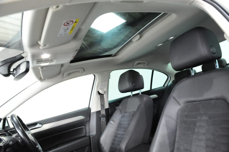 VOLKSWAGEN PASSAT GT TSI EVO DESG