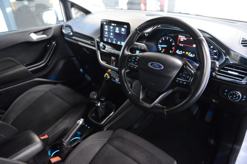 FORD FIESTA TITANIUM