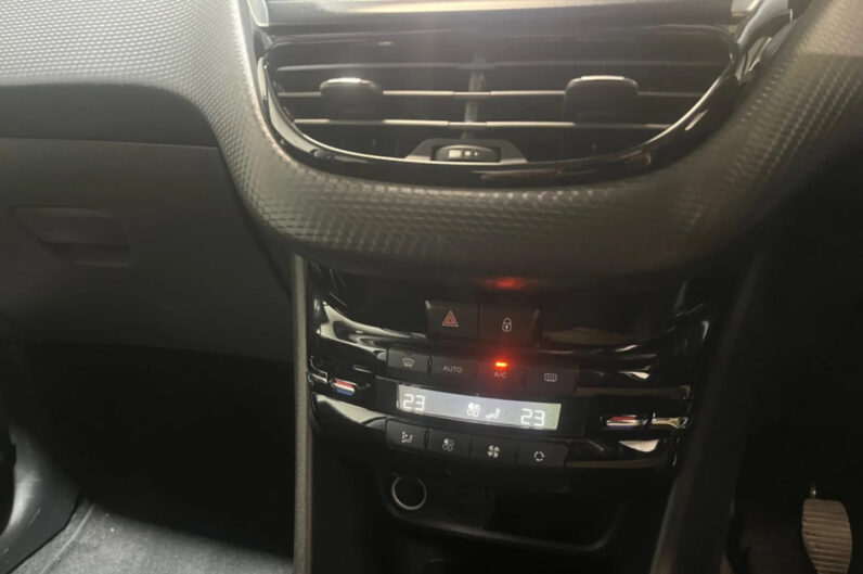 PEUGEOT 208 S/S TECH EDITION