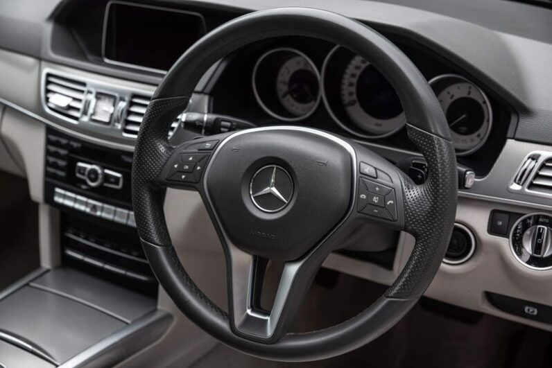 MERCEDES-BENZ E CLASS E220 CDI SE