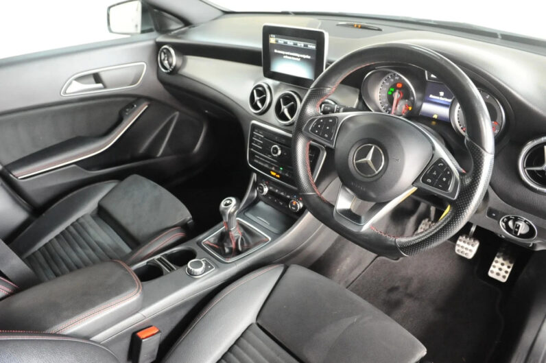 MERCEDES-BENZ CLA CLASS CLA 200 D AMG LINE