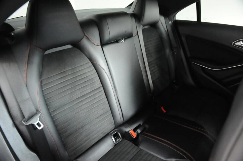 MERCEDES-BENZ CLA CLASS CLA 200 D AMG LINE