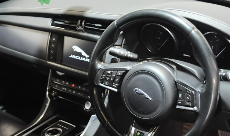JAGUAR XF R-SPORT