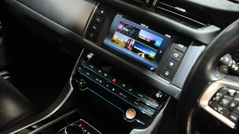 JAGUAR XF R-SPORT