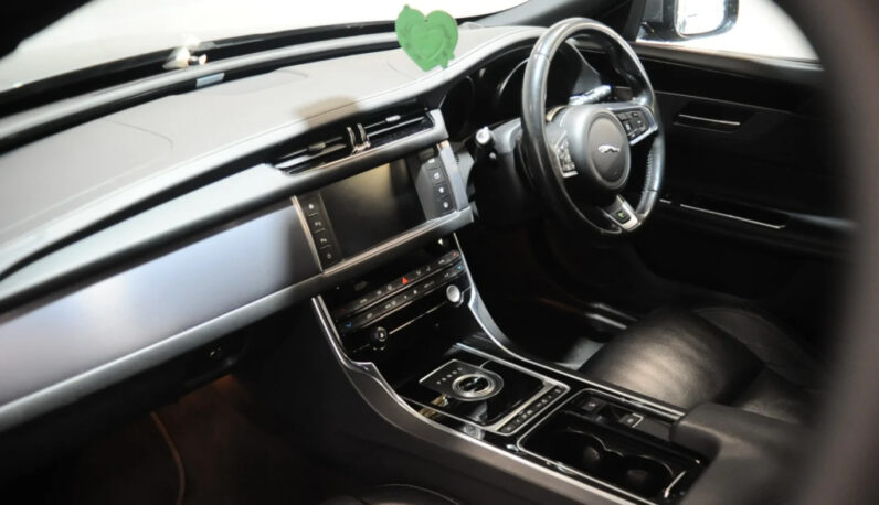 JAGUAR XF R-SPORT