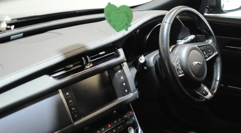 JAGUAR XF R-SPORT