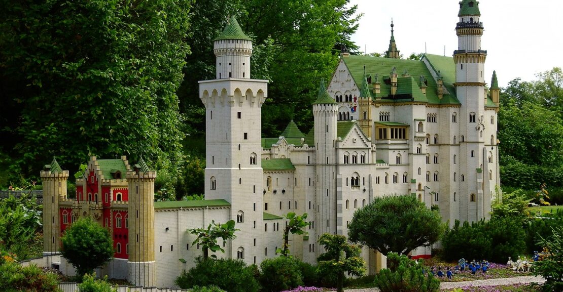 image of a lego castle in Legoland