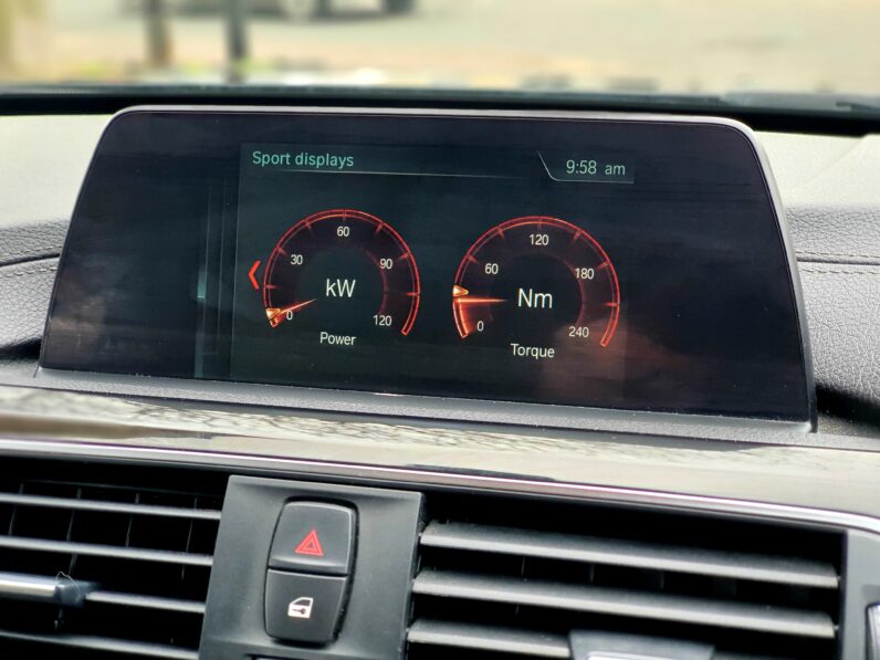 BMW 318i SPORT TOURING