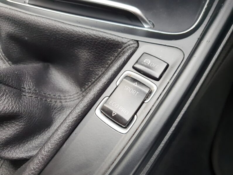 BMW 318i SPORT TOURING