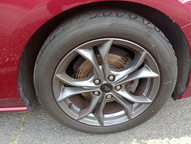 FORD FOCUS ST-LINE