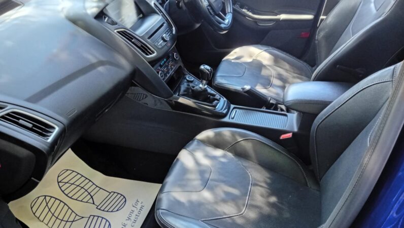 FORD FOCUS TITANIUM TDCI 5-Door