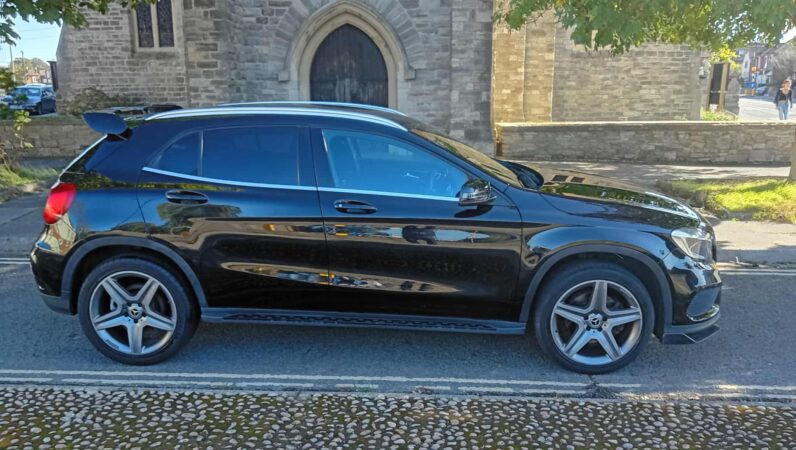 MERCEDES-BENZ GLA 220 D 4MATIC AMG LINE