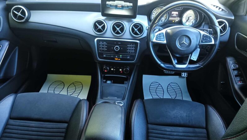 MERCEDES-BENZ GLA 220 D 4MATIC AMG LINE