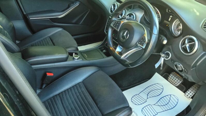 MERCEDES-BENZ GLA 220 D 4MATIC AMG LINE