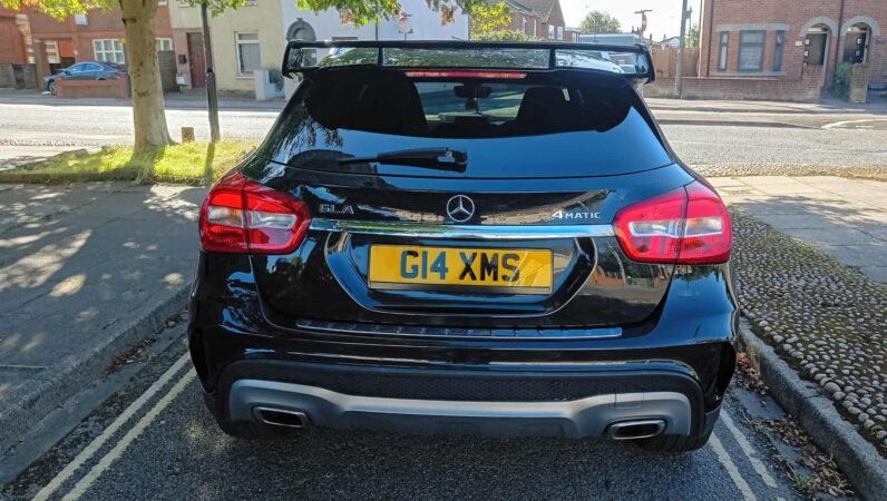 MERCEDES-BENZ GLA 220 D 4MATIC AMG LINE
