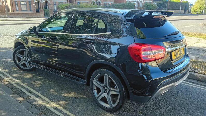 MERCEDES-BENZ GLA 220 D 4MATIC AMG LINE
