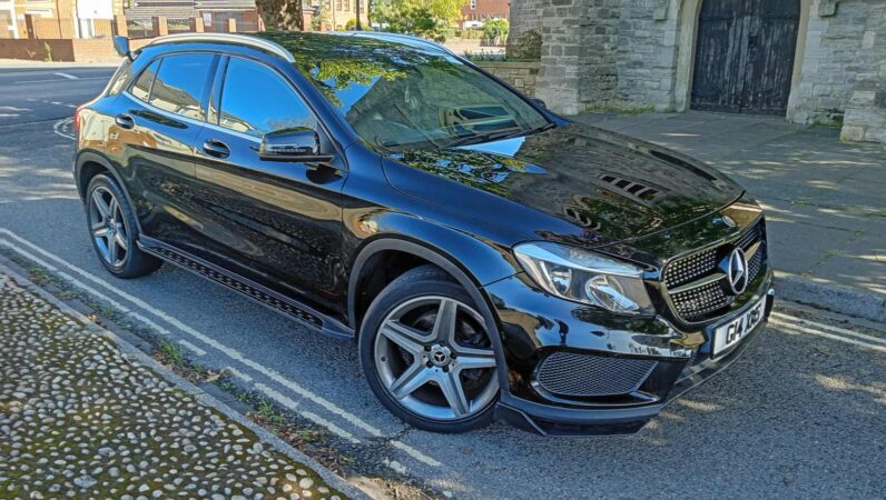 MERCEDES-BENZ GLA 220 D 4MATIC AMG LINE