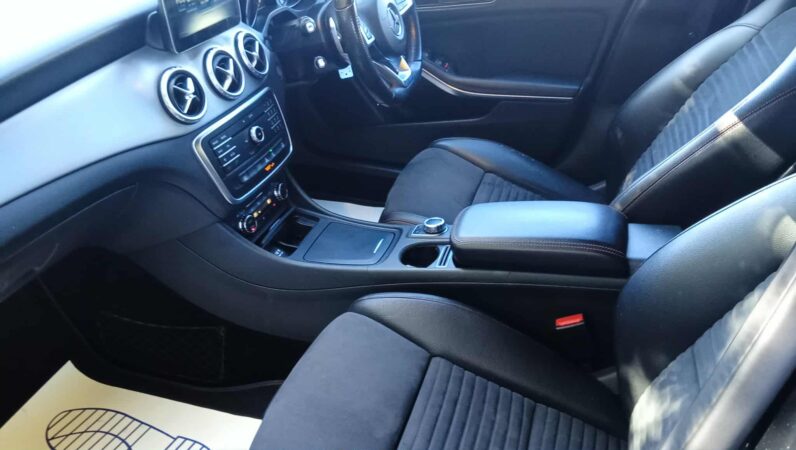 MERCEDES-BENZ GLA 220 D 4MATIC AMG LINE